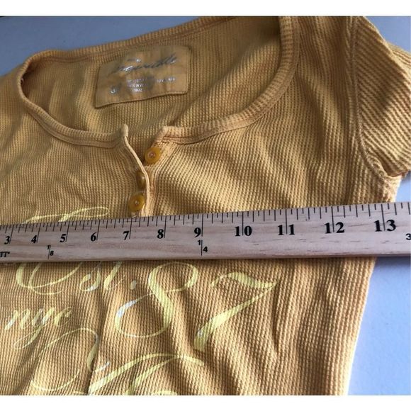 Aeropostale Yellow Short Sleeve Tee - Picture 3 of 4